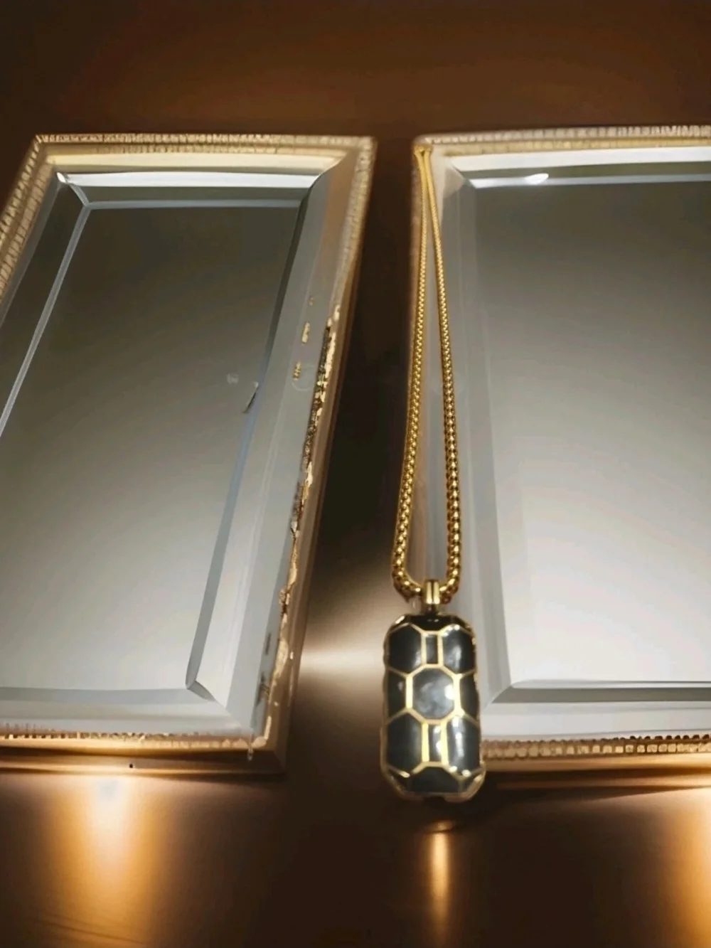 N/A elegant gold